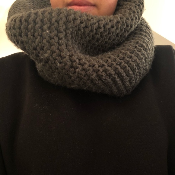 Infinity scarf - Picture 2 of 3